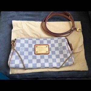 Louis Vuitton Eva clutch